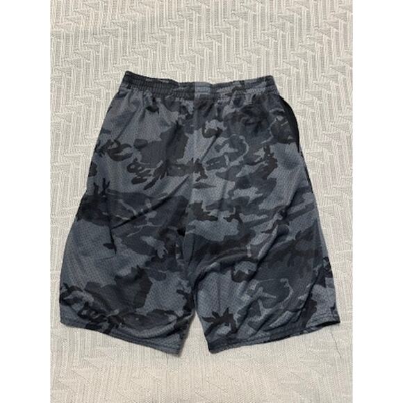 Gray camo athletic basketball shorts boys size XL - Picture 2 of 4